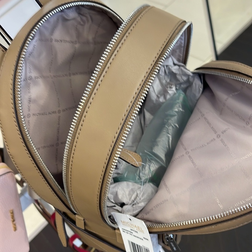 MICHAEL KORS Jaycee Medium Ombré Signature Logo Backpack
Husk
NWT - Picture 12 of 16